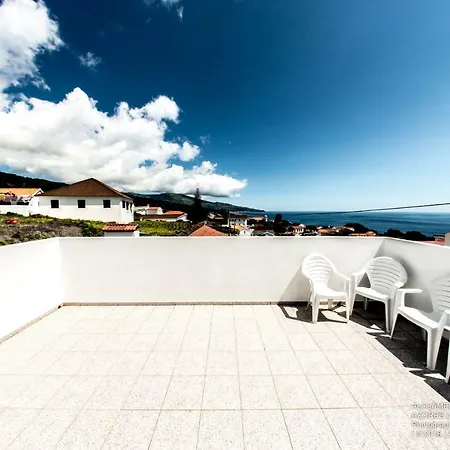 Tomas - Oceanview Feriehus Sao Joao (Pico Island)